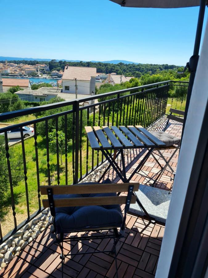 Modern Studio With A Beautiful View Раб Экстерьер фото
