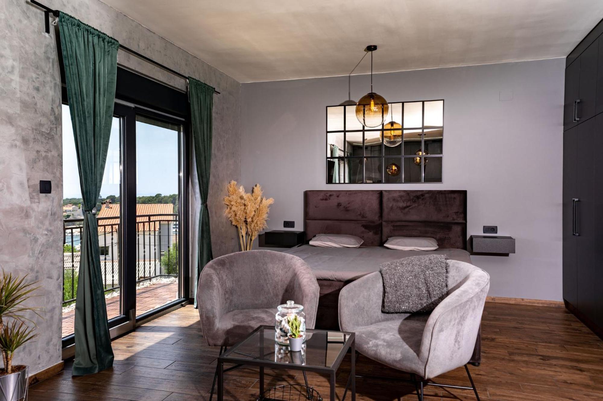 Modern Studio With A Beautiful View Раб Экстерьер фото